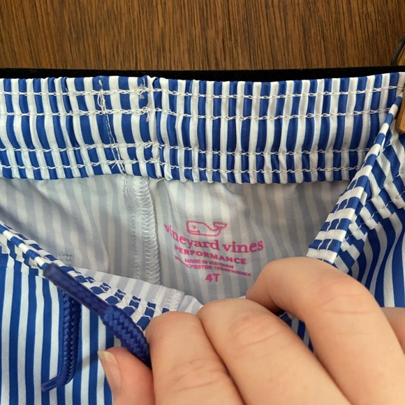 Vineyard Vines Kids Shorts 🐳 - Picture 4 of 8